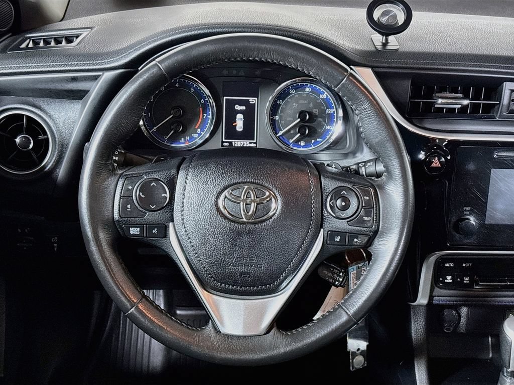 Used 2017 Toyota Corolla SE w/ Carpet Mat Package (TMS) FWD image 13