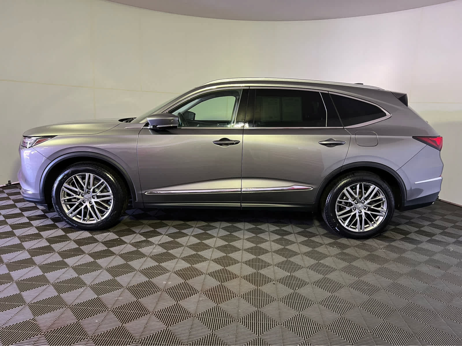 Certified 2023 Acura MDX SH-AWD w/ Advance Package image 4