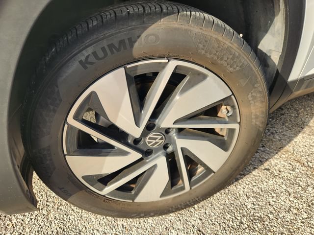 Used 2024 Volkswagen Atlas SE w/ Panoramic Sunroof Package FWD image 10