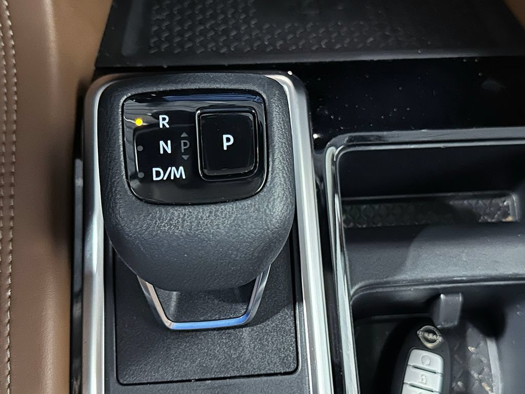 Used 2022 Nissan Pathfinder Platinum w/ Cargo Package AWD/4WD image 31