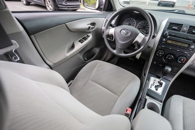 Used 2010 Toyota Corolla LE FWD image 32