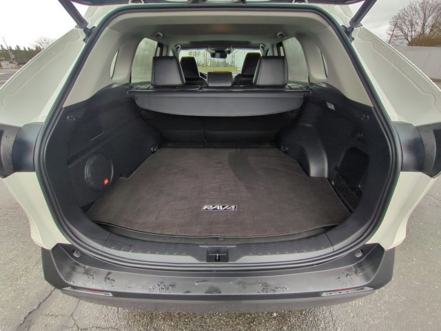 Used 2021 Toyota RAV4 Limited image 6