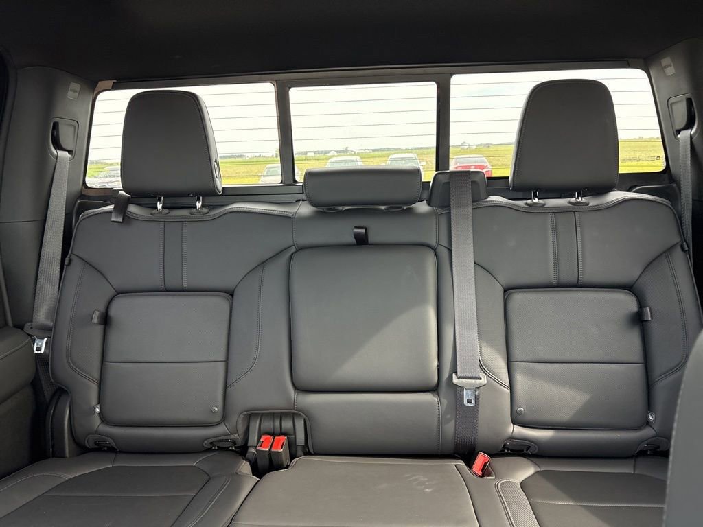Used 2022 Chevrolet Silverado 2500 High Country AWD/4WD image 45