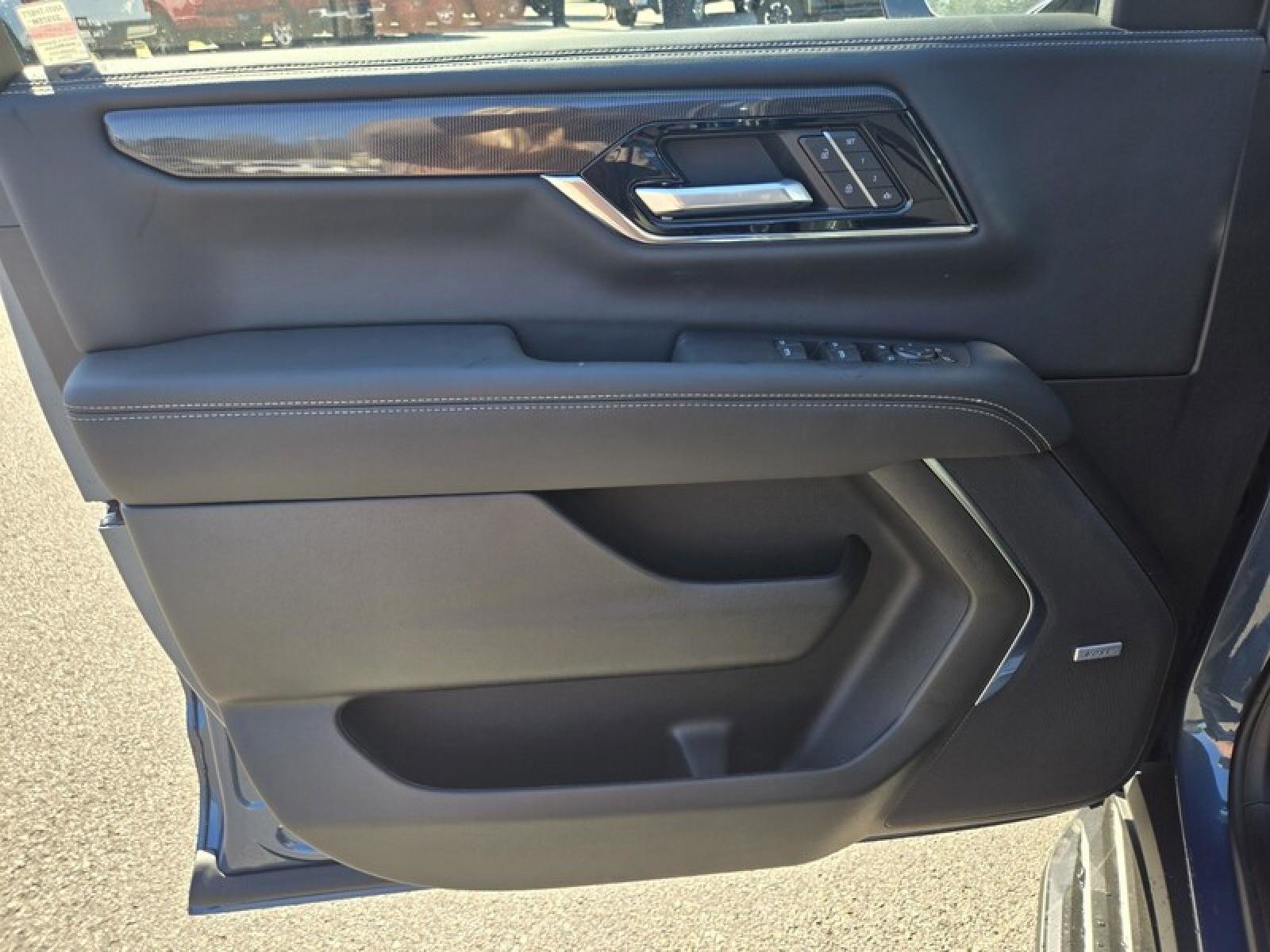 New 2026 GMC Yukon XL Elevation w/ Elevation Premium Package image 25