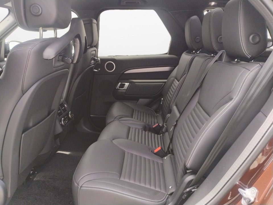 New 2026 Land Rover Discovery Limited Edition AWD/4WD image 13