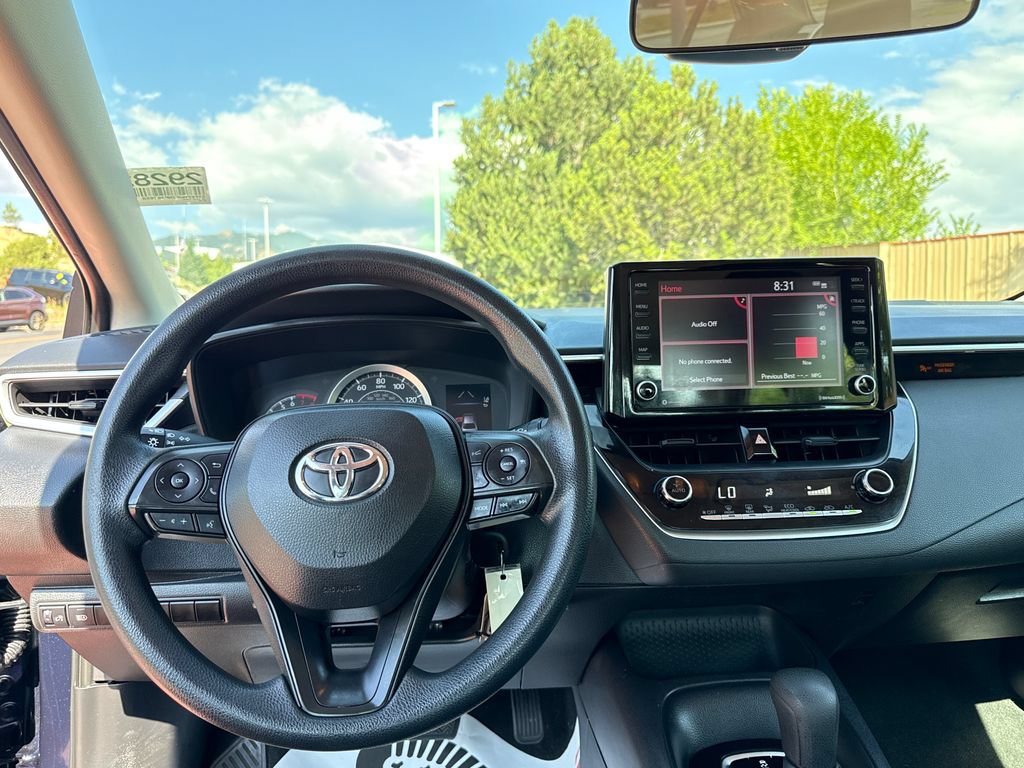 Used 2022 Toyota Corolla LE FWD image 11