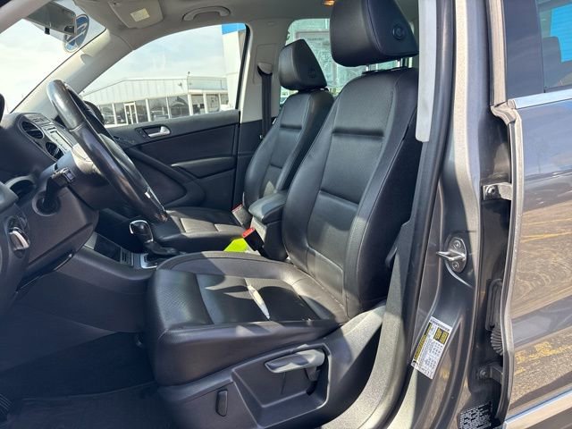 Used 2012 Volkswagen Tiguan S image 11
