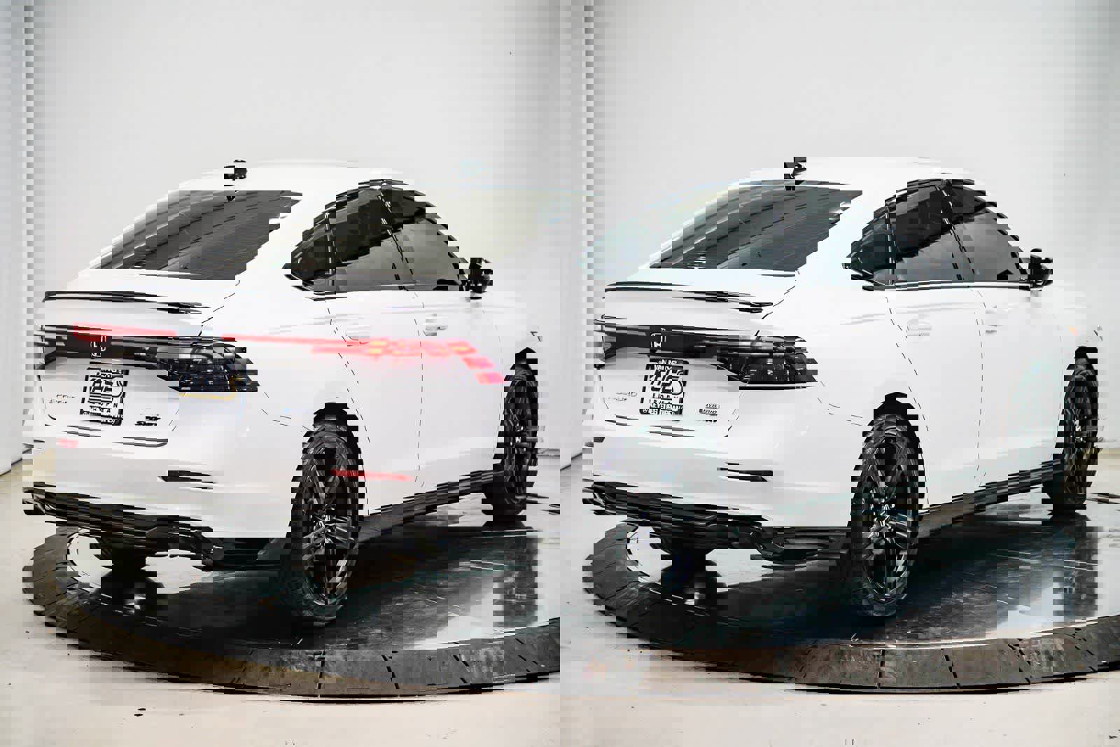 Used 2024 Honda Accord Sport image 4