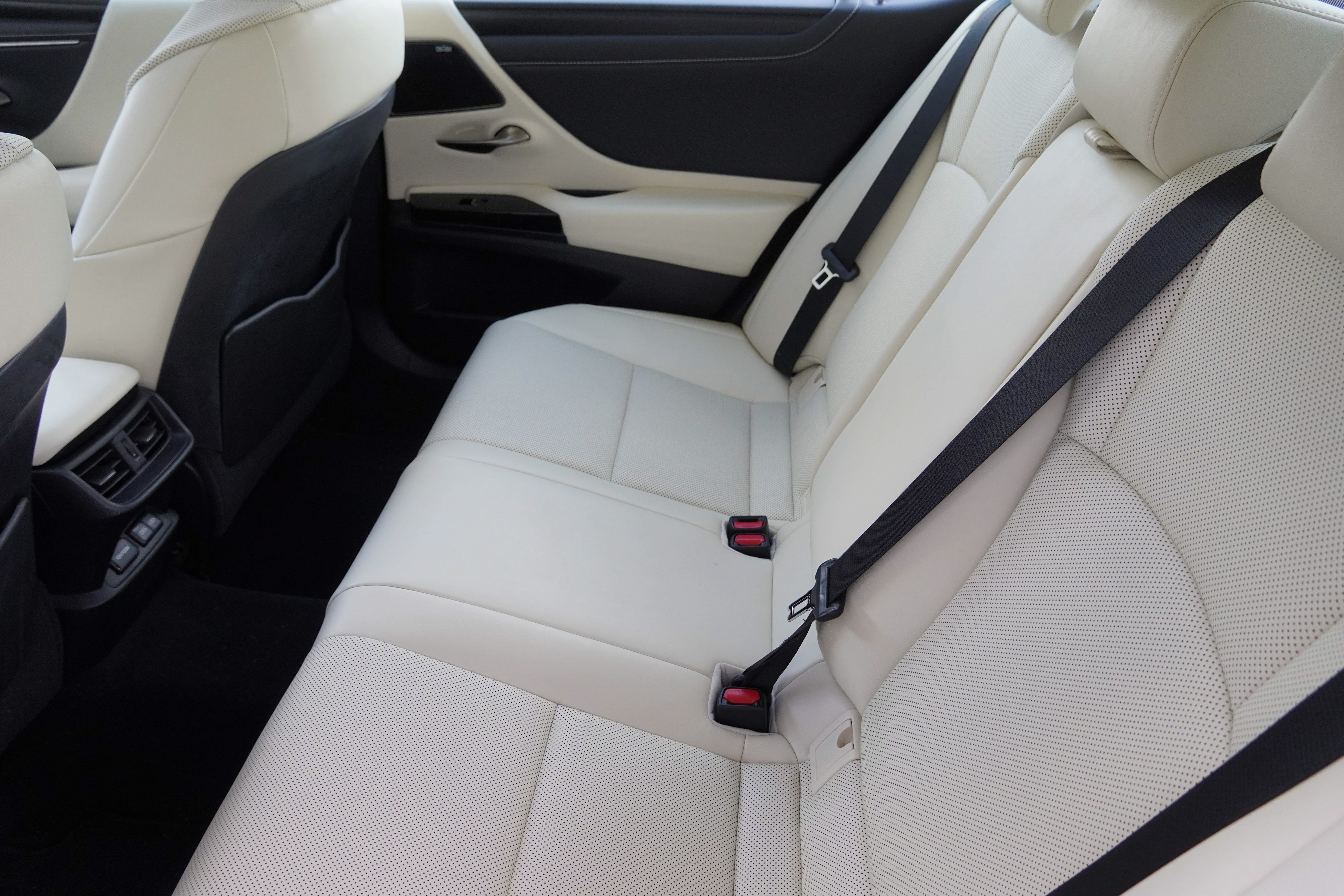 Used 2022 Lexus ES 300h w/ Premium Package FWD image 34