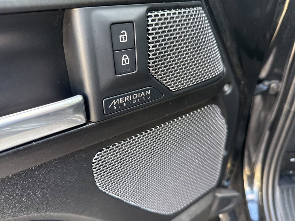 Used 2023 Land Rover Defender 110 V8 image 9