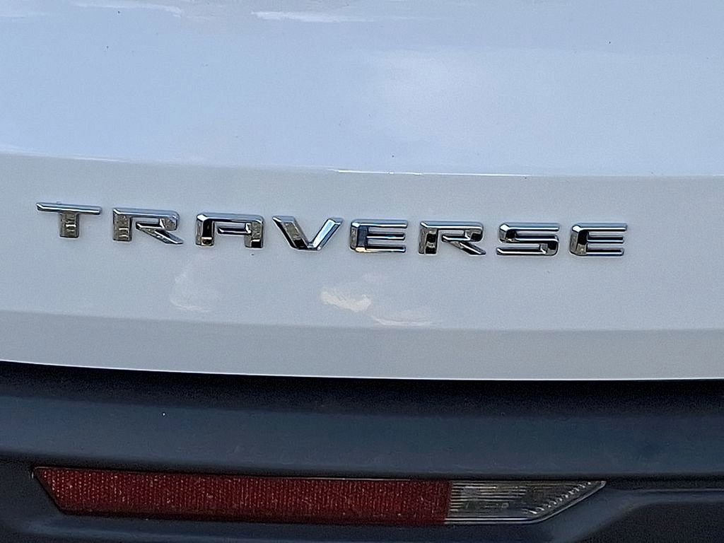 Used 2025 Chevrolet Traverse LT image 30