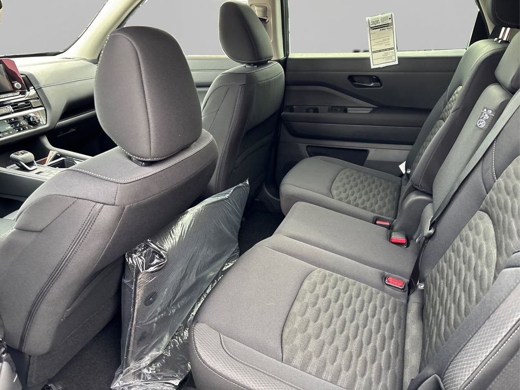 New 2025 Nissan Pathfinder SV w/ Black Appearance Package image 10