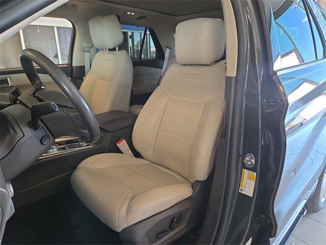 Used 2022 Ford Explorer Platinum w/ Equipment Group 601A image 11
