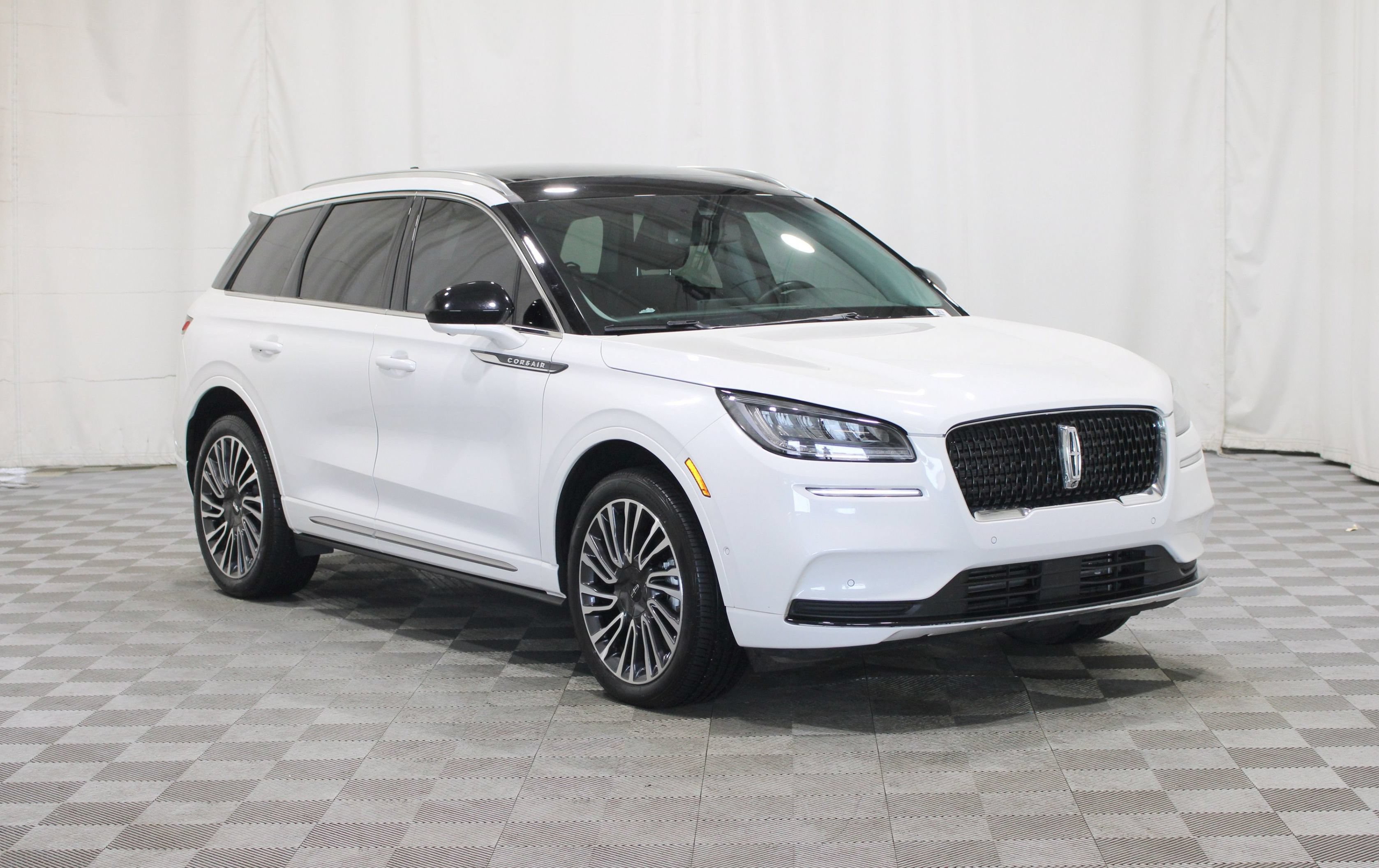 Certified 2022 Lincoln Corsair AWD w/ Premium Package image 1