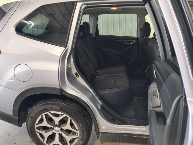 Used 2021 Subaru Forester Premium AWD/4WD image 25
