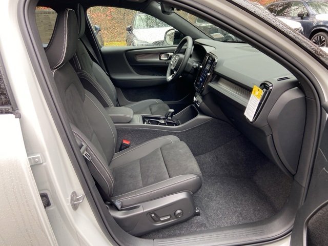 New 2026 Volvo EX40 Plus w/ Climate Package image 16