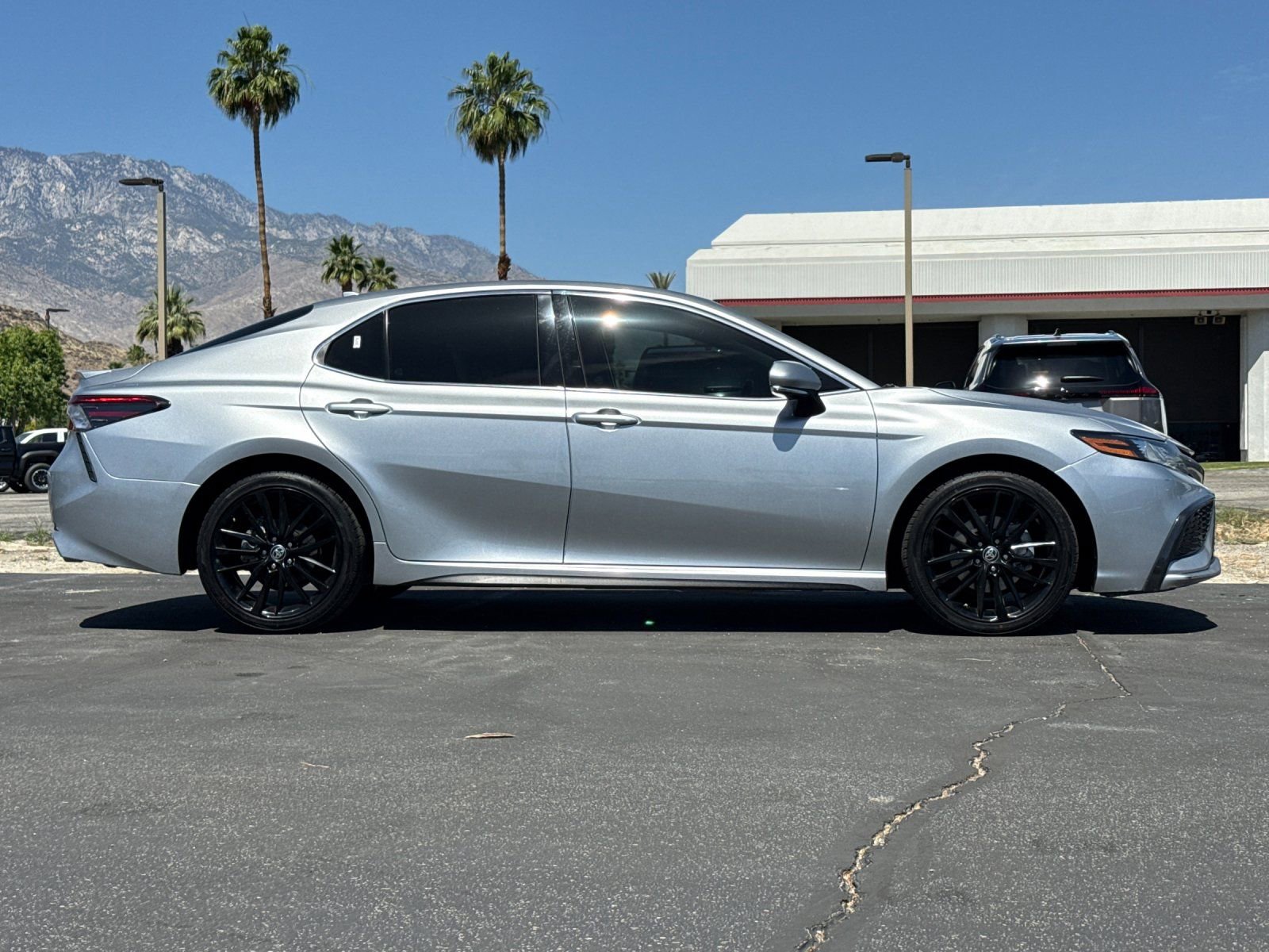 Used 2022 Toyota Camry XSE FWD image 2