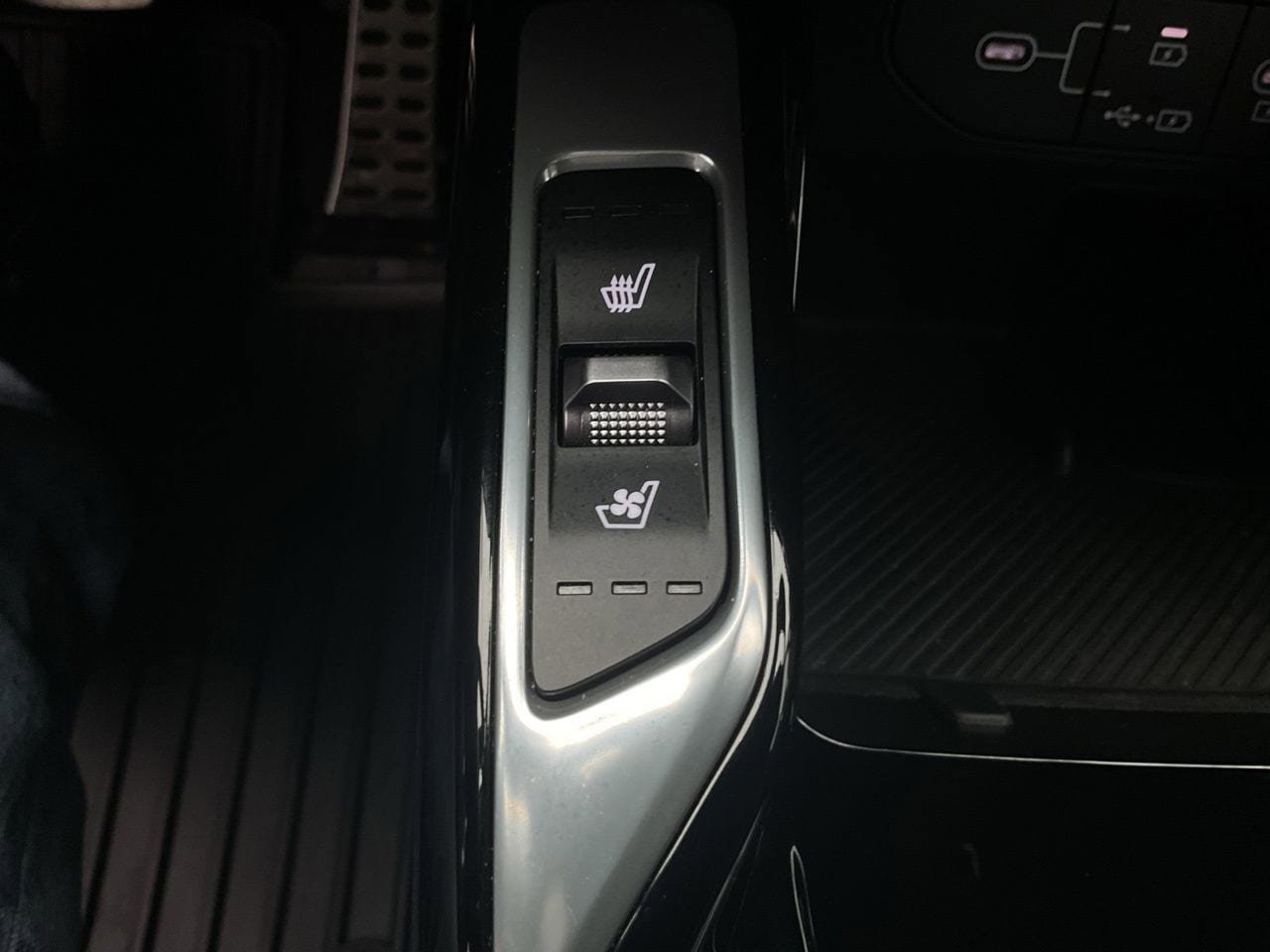 Used 2024 Kia Sorento SX AWD/4WD image 26