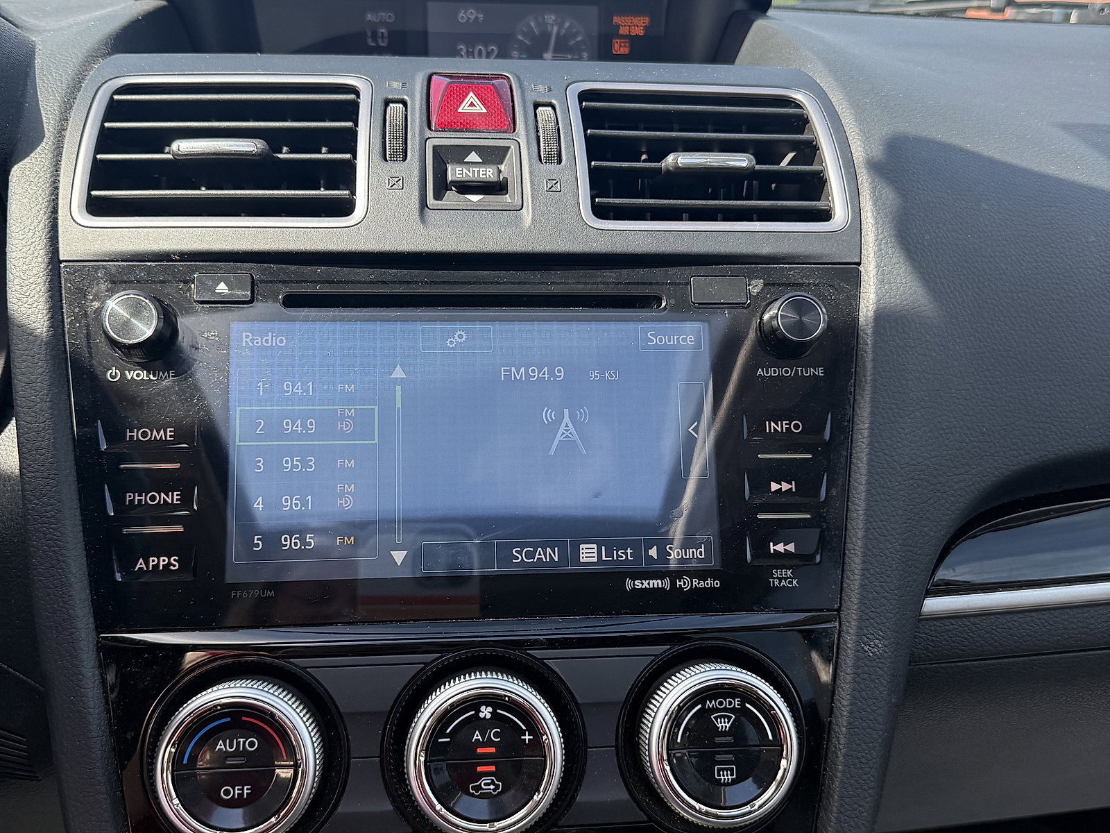 Used 2018 Subaru Forester 2.5i Premium w/ Popular Package #3B image 11
