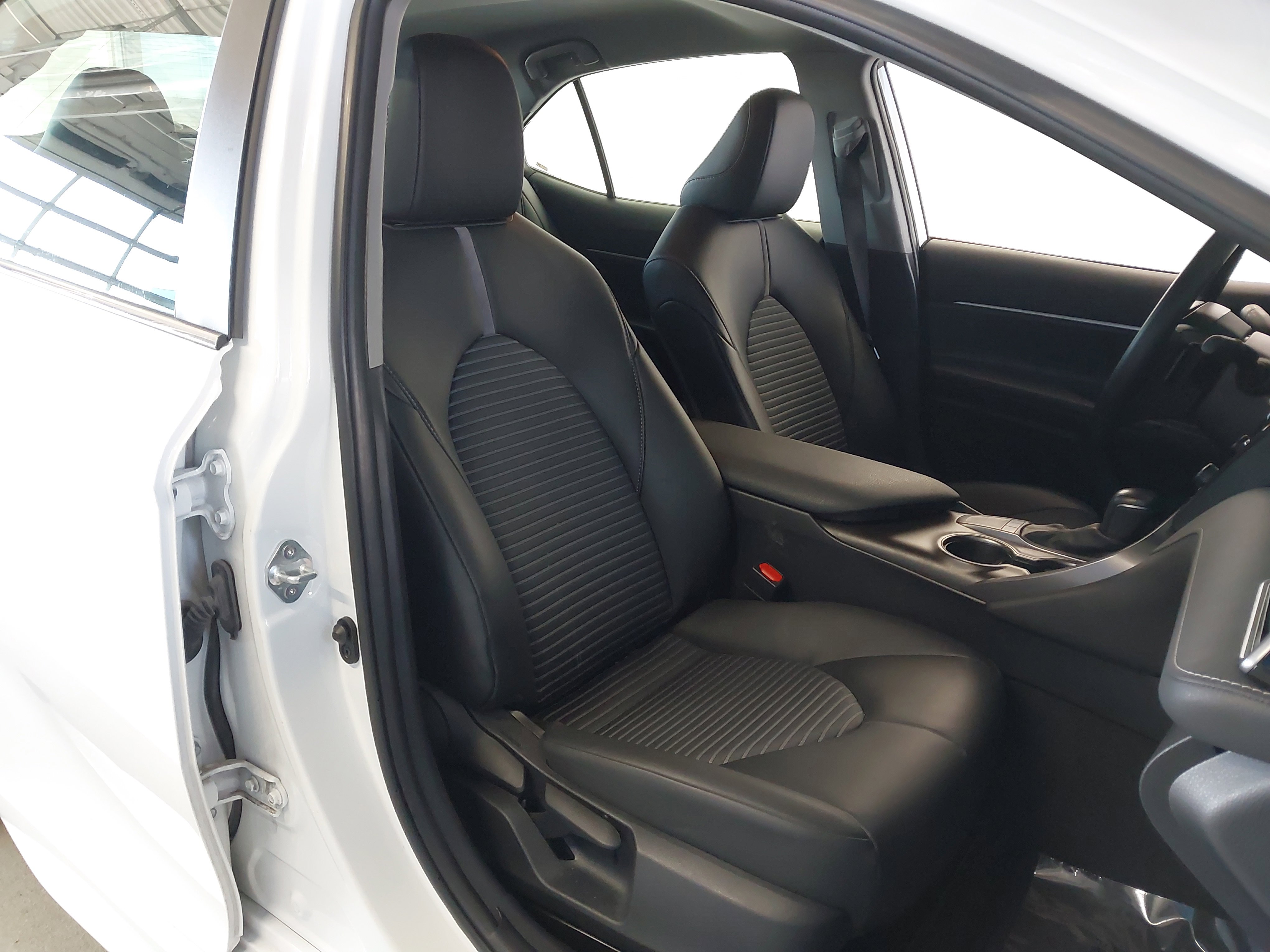 Used 2024 Toyota Camry SE image 28