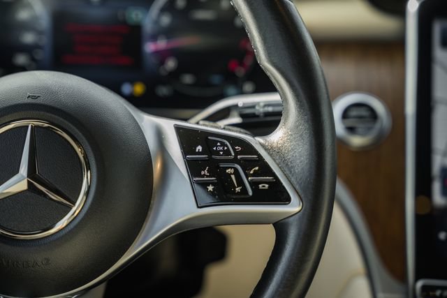 Used 2023 Mercedes-Benz GLC 300 4MATIC image 27