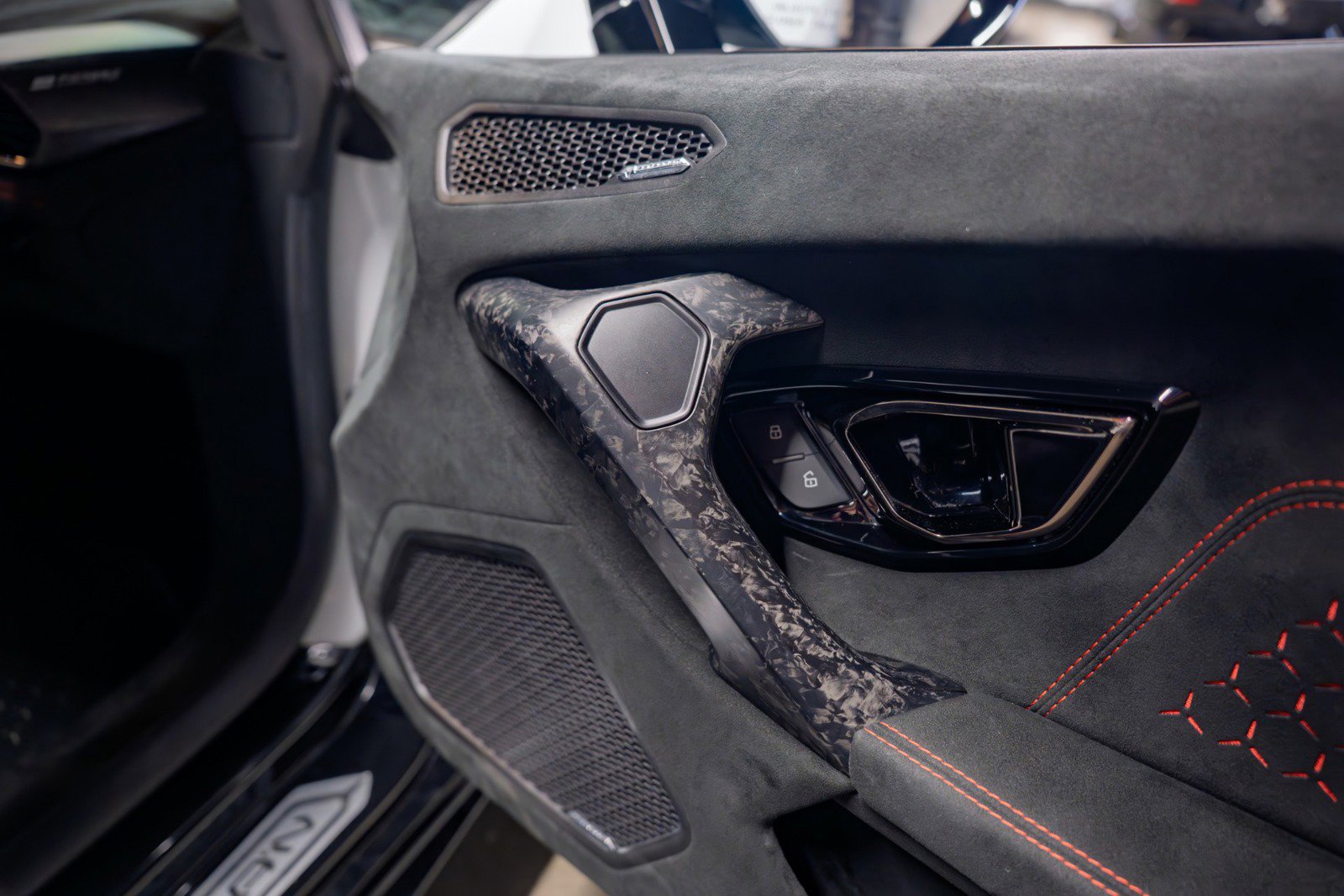 Used 2018 Lamborghini Huracan Performante image 14