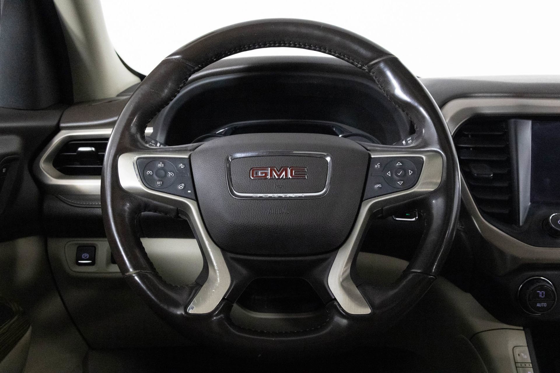 Used 2018 GMC Acadia Denali w/ Technology Package image 27