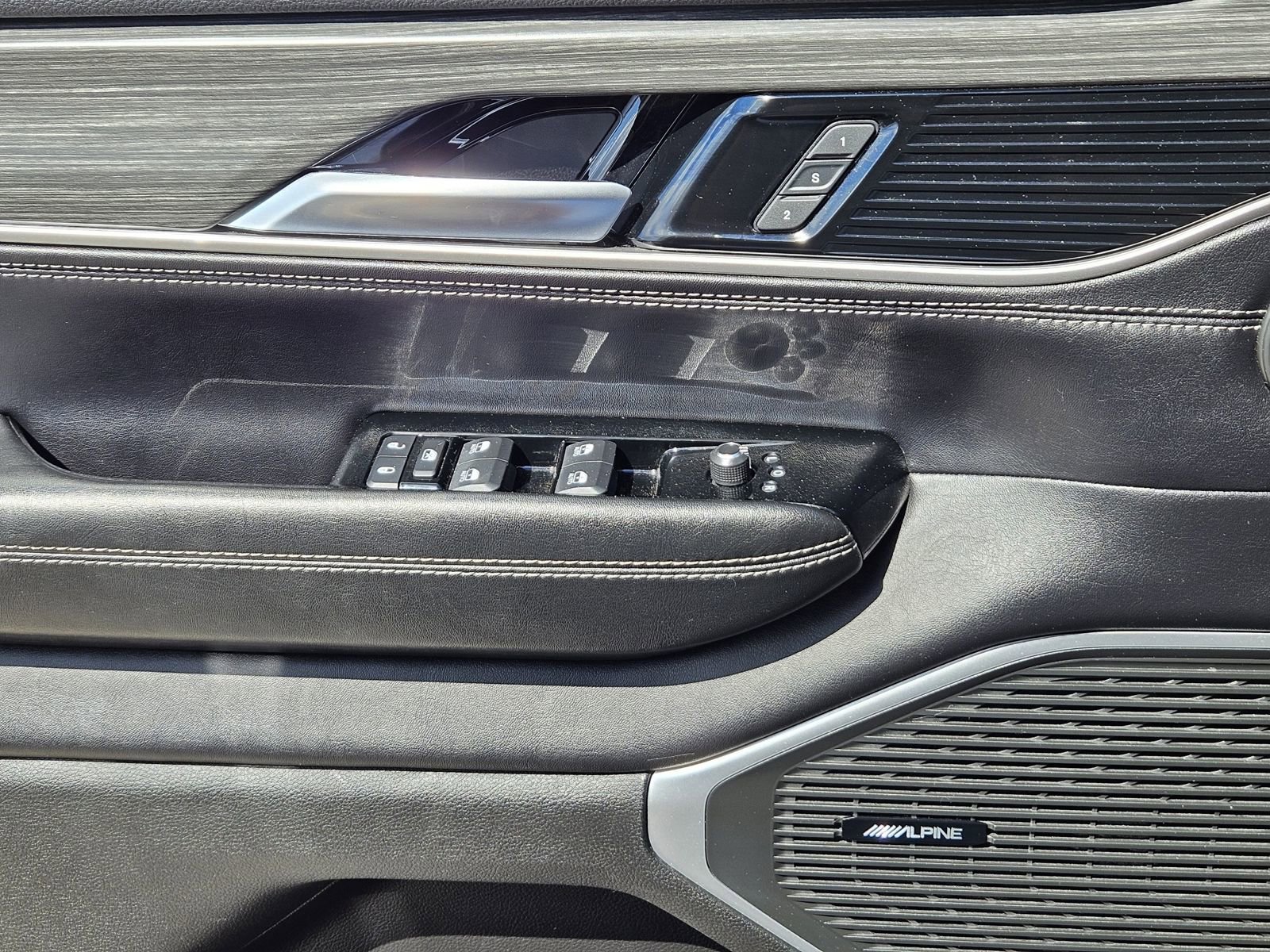 Used 2023 Jeep Wagoneer L Series III w/ Preferred Equipment Group image 61