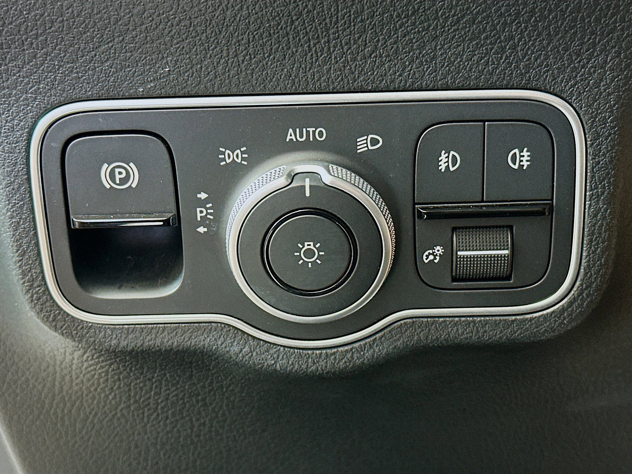 Used 2025 Mercedes-Benz GLA 250 4MATIC image 17