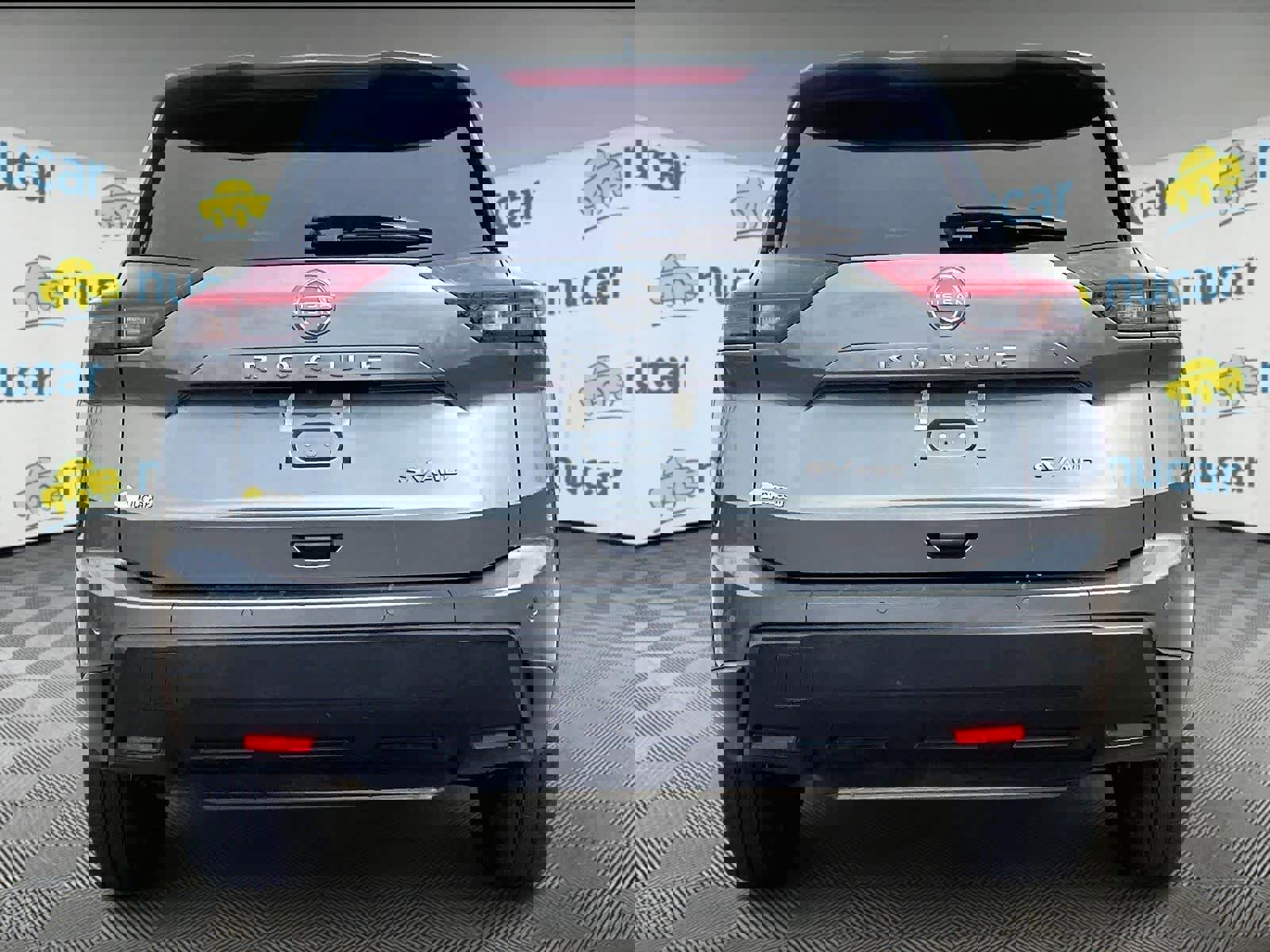 Used 2024 Nissan Rogue SV image 5