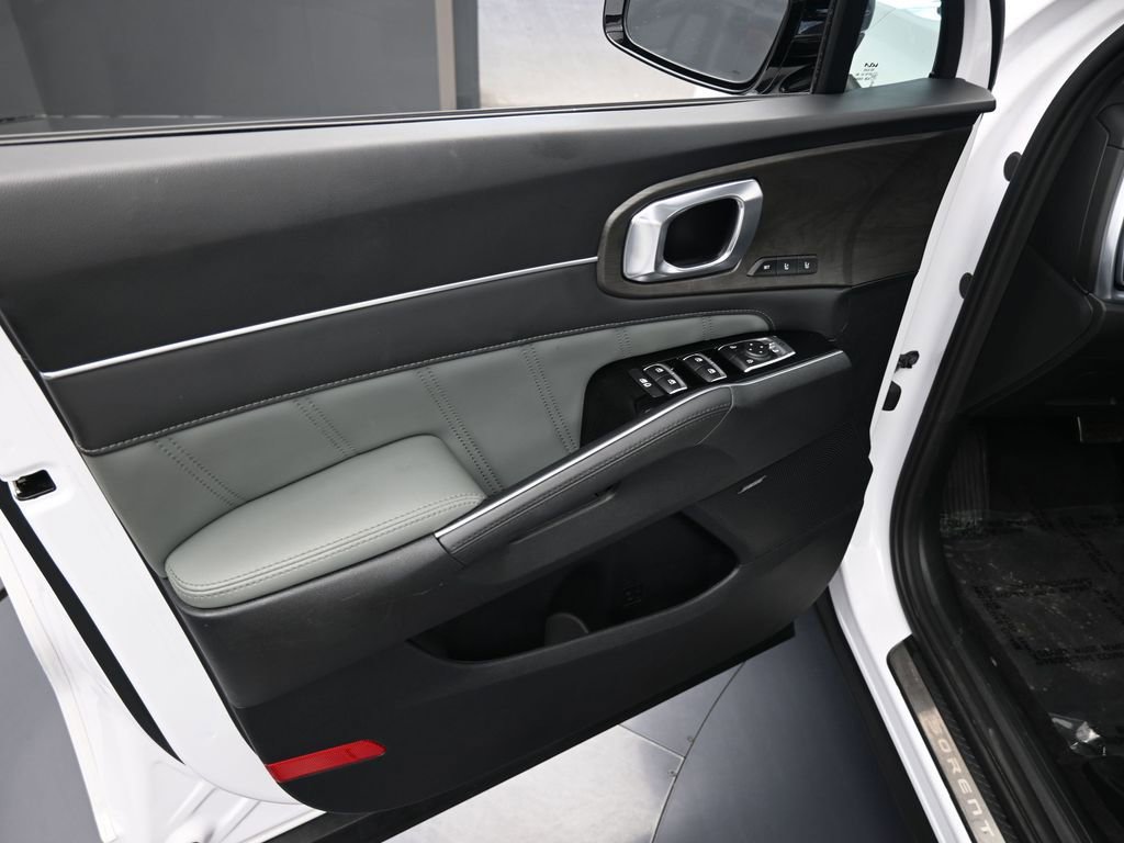Used 2024 Kia Sorento SX Prestige w/ Sage Leather Package image 16