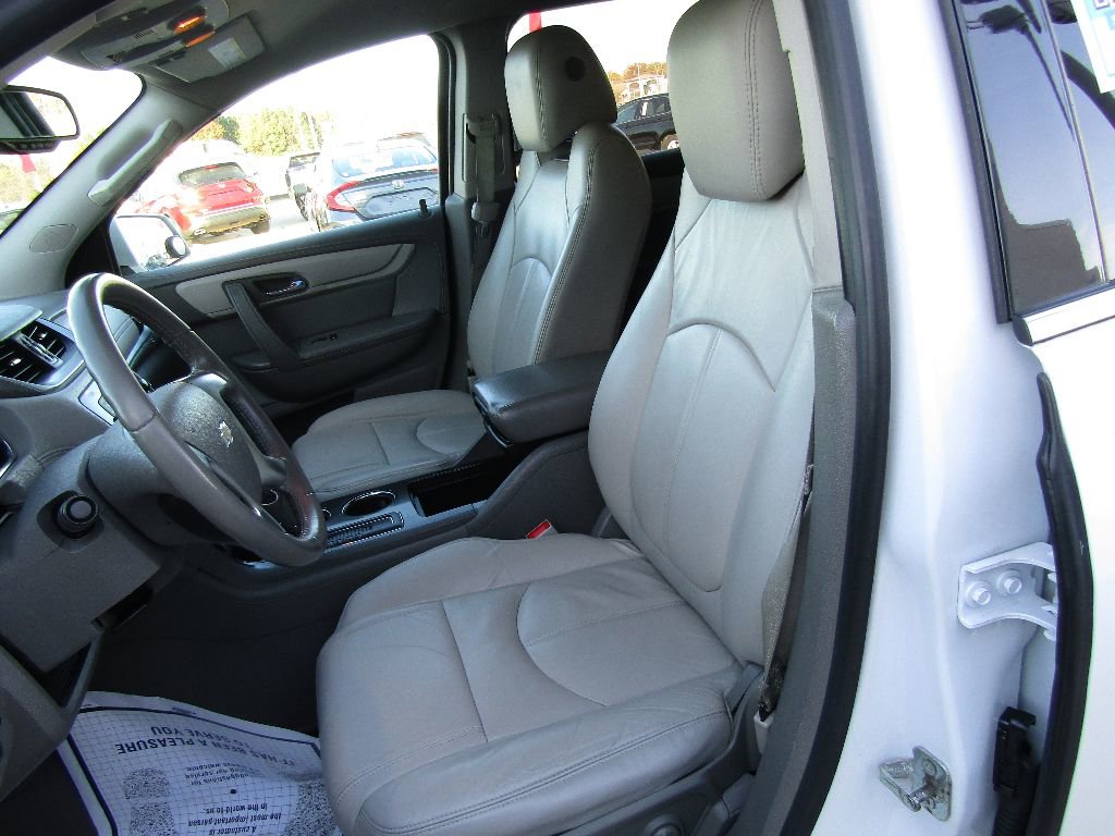 Used 2016 Chevrolet Traverse LT AWD/4WD image 10