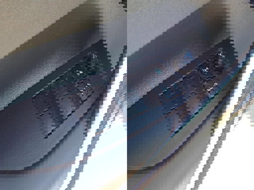 Certified 2026 Toyota Corolla Cross XSE w/ Convenience Package image 15