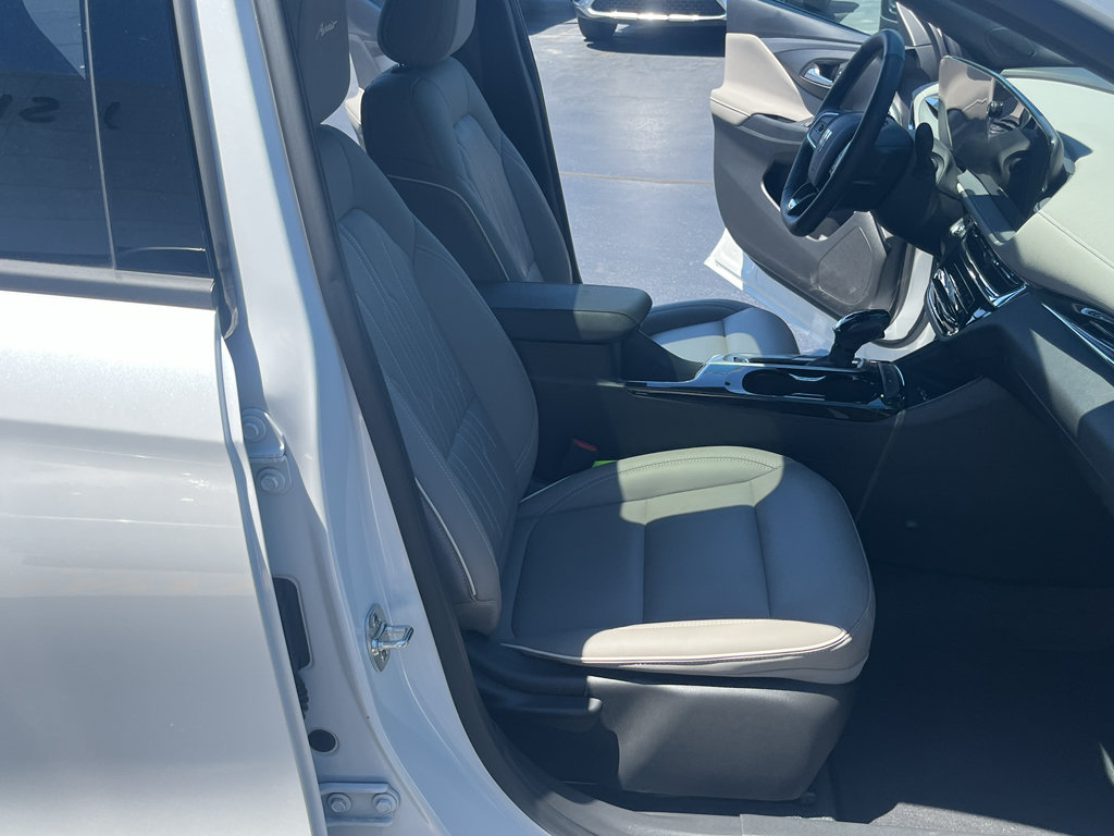 Used 2025 Buick Envista Avenir FWD image 38