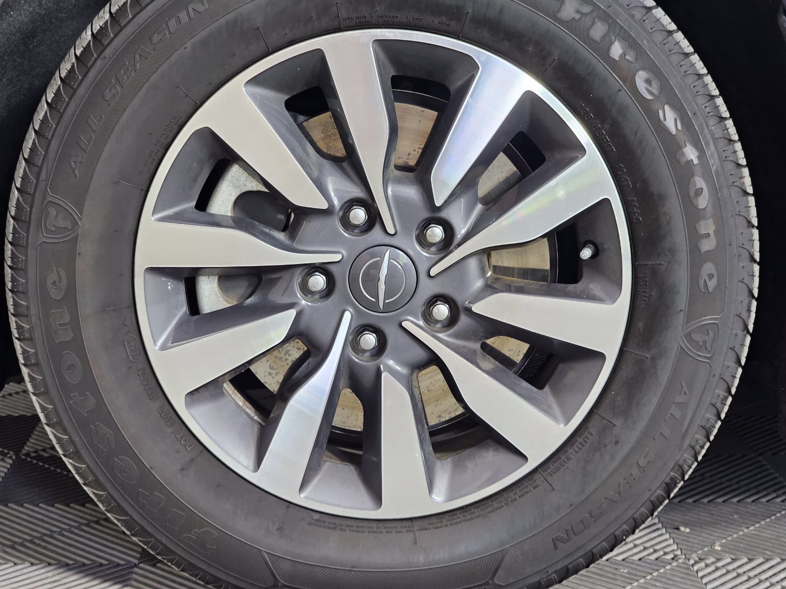 Used 2024 Chrysler Pacifica Limited FWD image 34