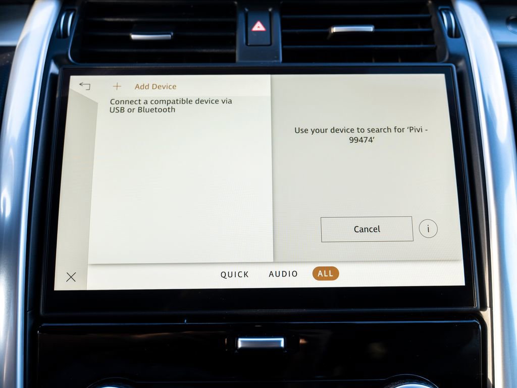 Certified 2024 Land Rover Discovery Dynamic SE image 31