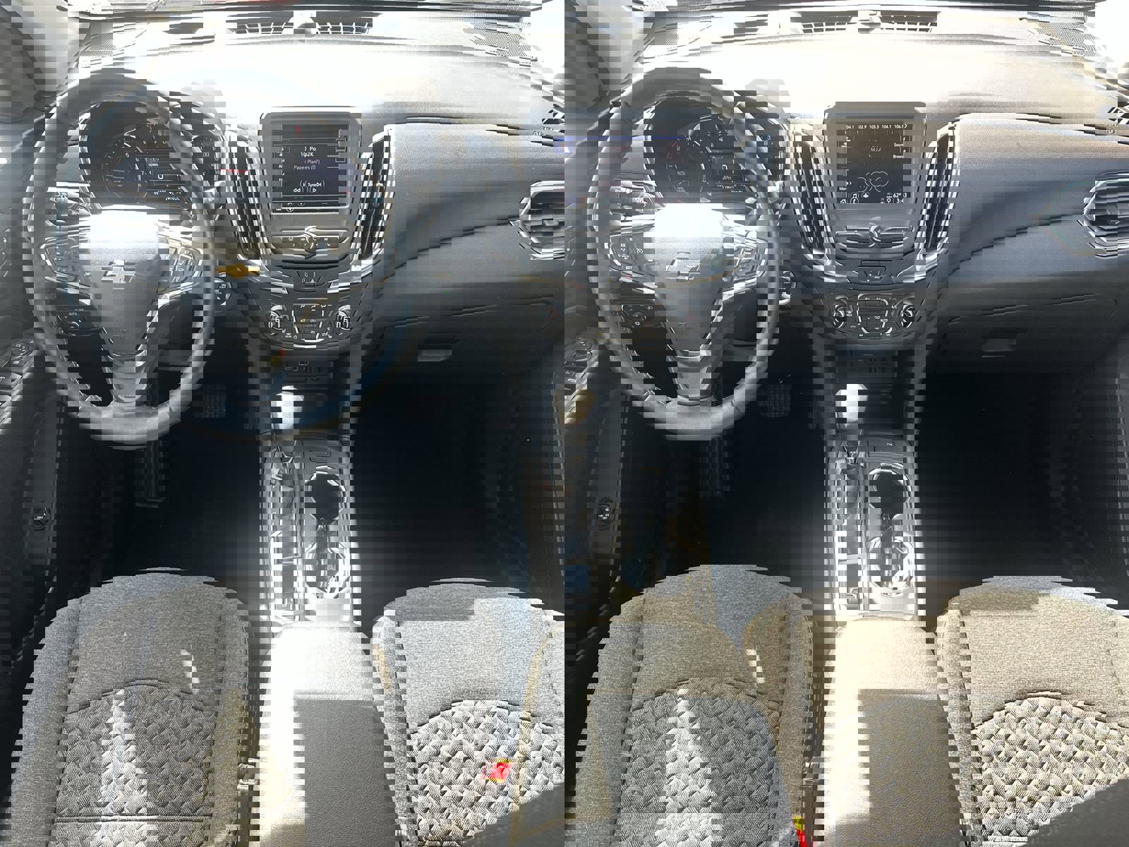 Used 2024 Chevrolet Equinox LT w/ LPO, Floor Liner Package image 18