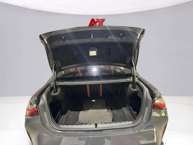 Used 2021 BMW M4 Competition w/ M Carbon Exterior Package image 27