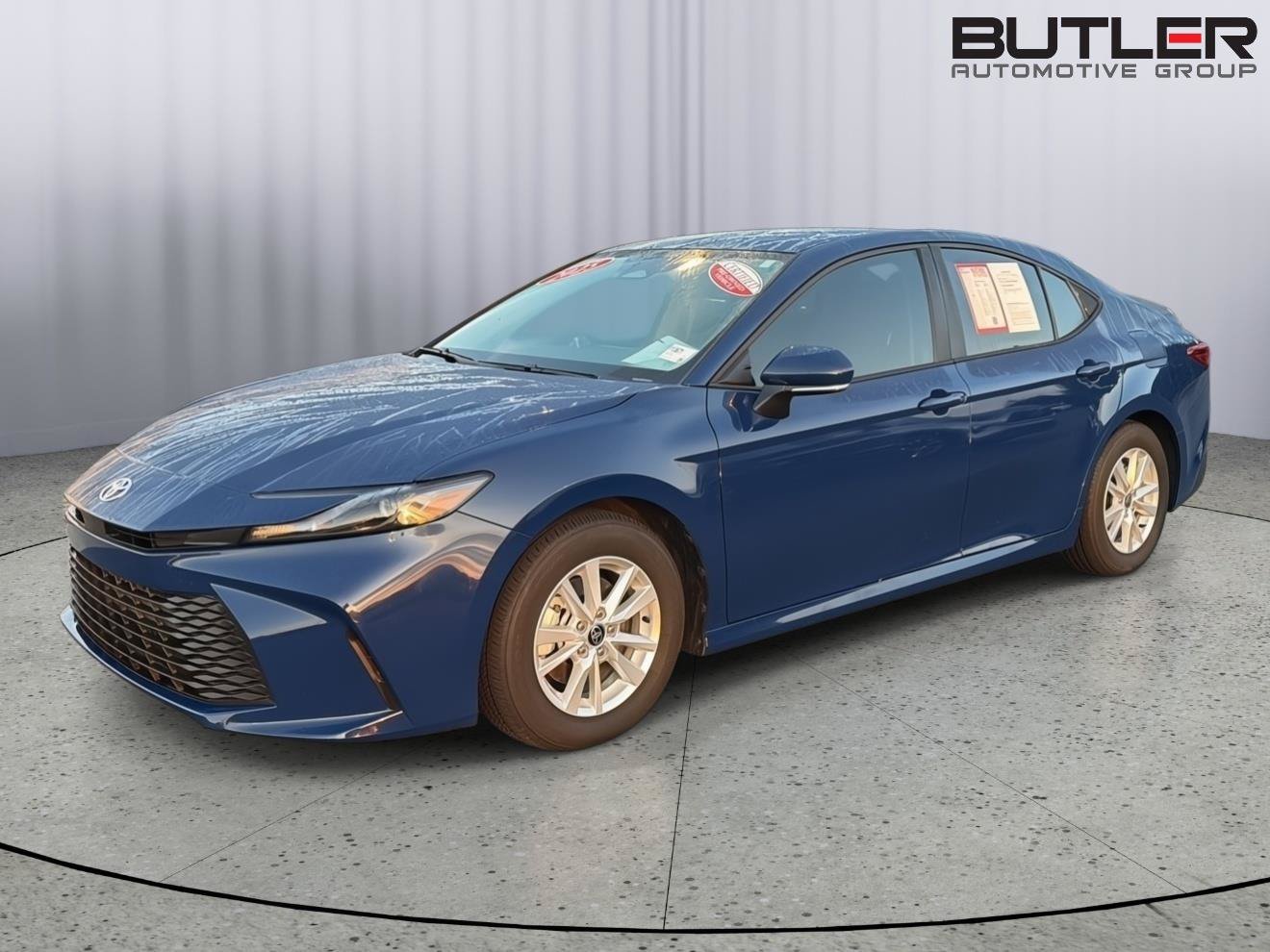 Used 2025 Toyota Camry LE w/ Convenience Package FWD video 1