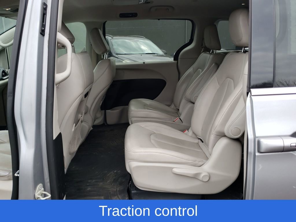 Used 2019 Chrysler Pacifica Touring-L w/ Premium Audio Group image 28
