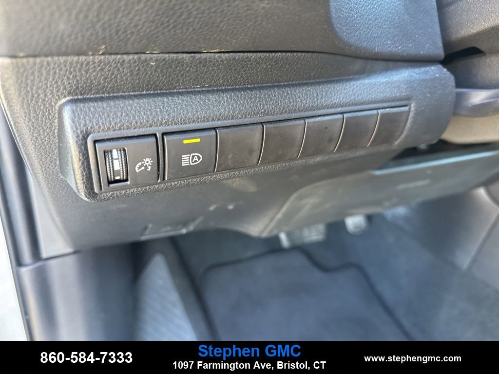 Used 2023 Toyota Corolla SE w/ Carpet Mat Package (TMS) image 14