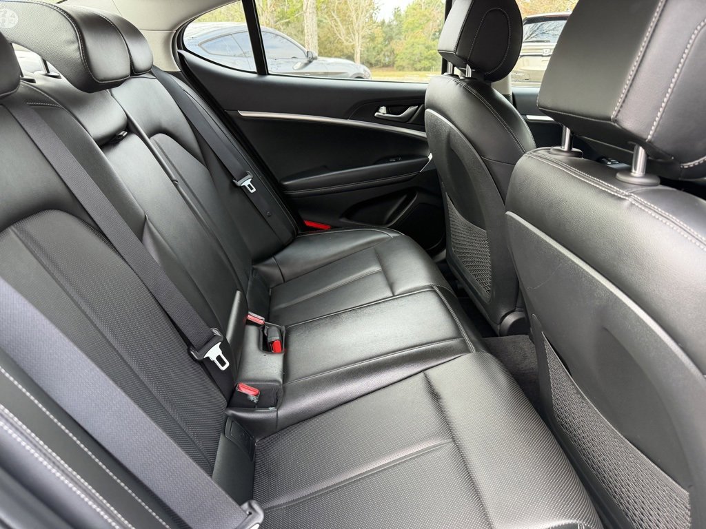 Used 2021 Genesis G70 2.0T image 8