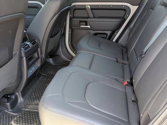 New 2026 Land Rover Defender 110 X-Dynamic SE AWD/4WD image 17