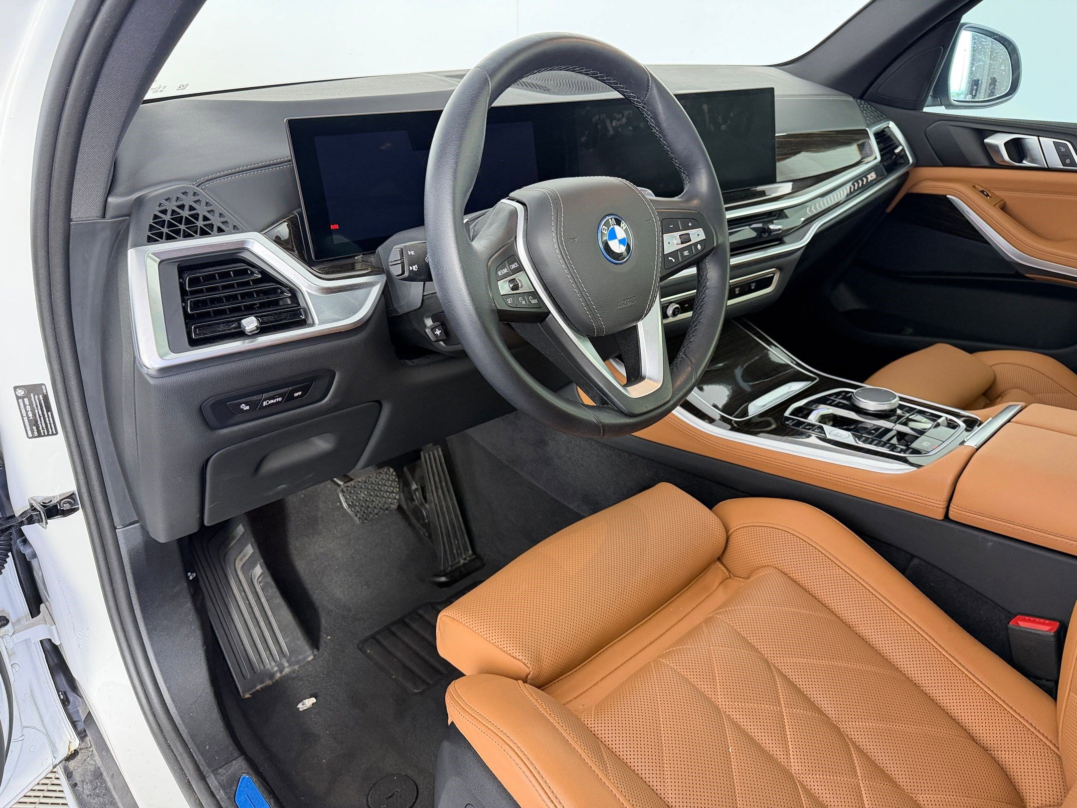 Certified 2024 BMW X5 xDrive50e w/ Parking Assistance Package image 4