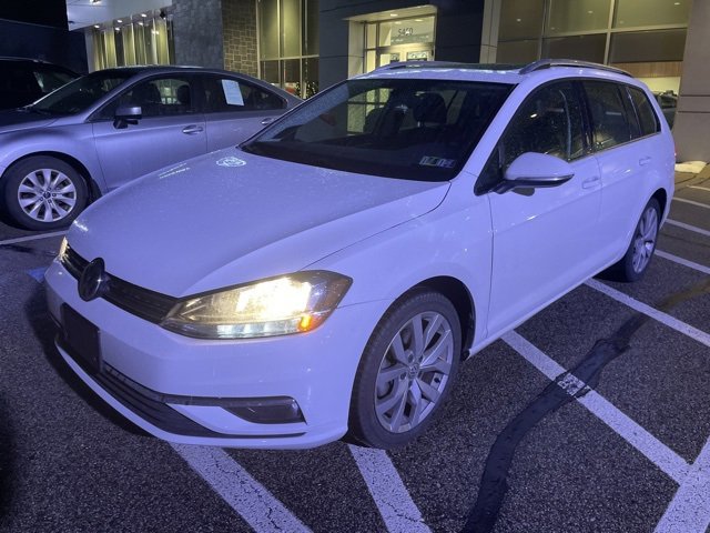 Used 2018 Volkswagen Golf SEL image 2