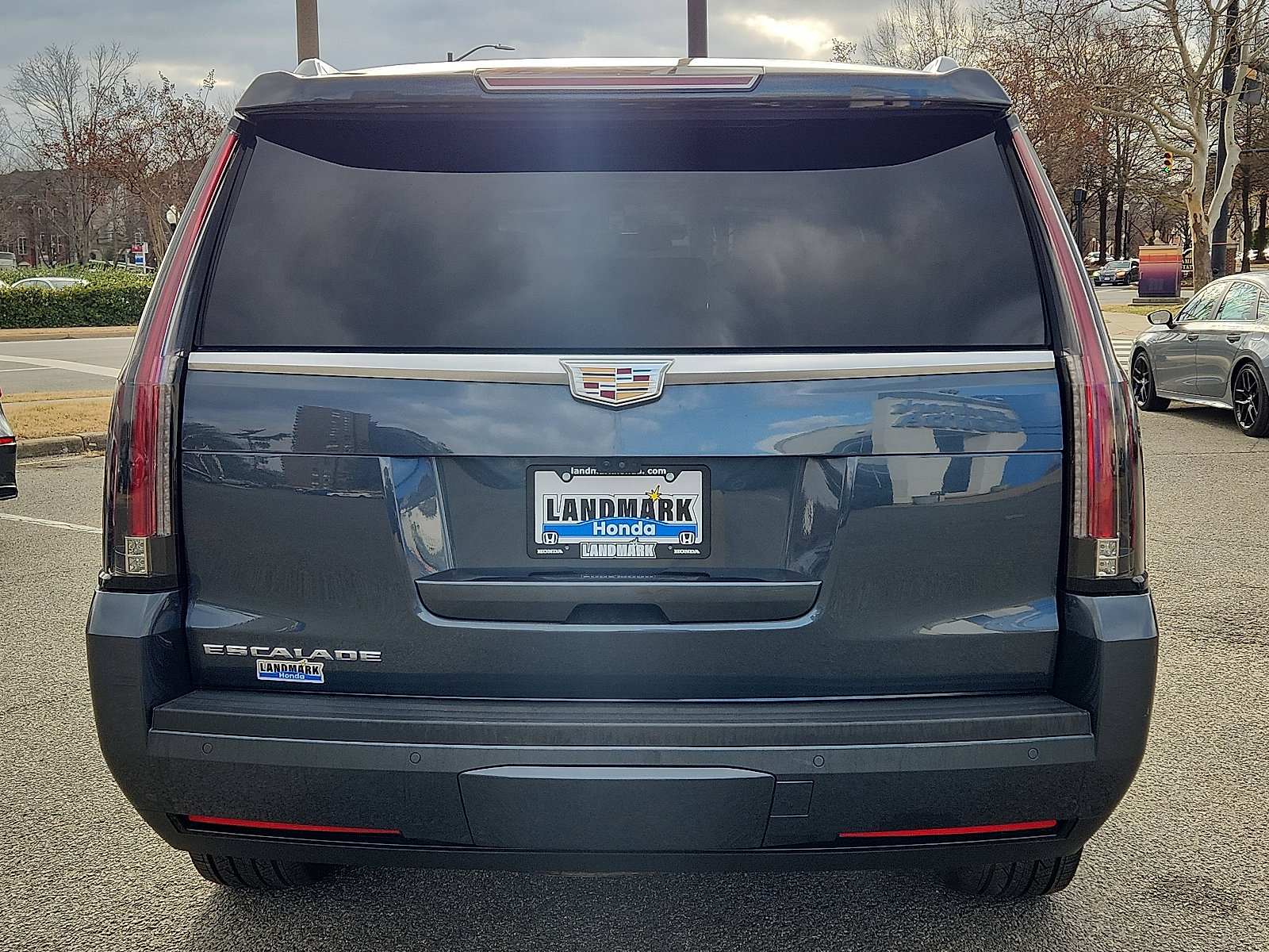 Used 2020 Cadillac Escalade Premium Luxury image 5