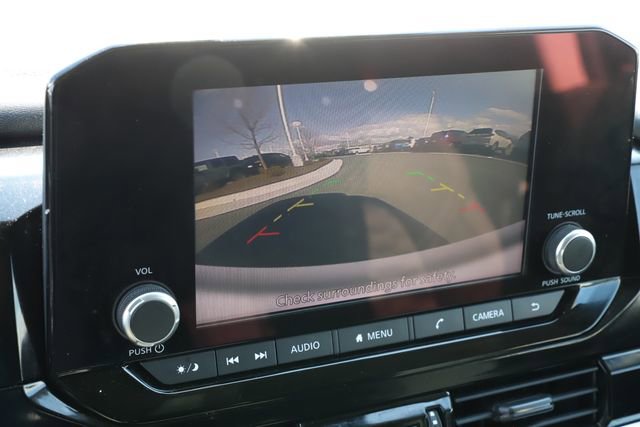 Used 2022 Nissan Pathfinder SV image 31