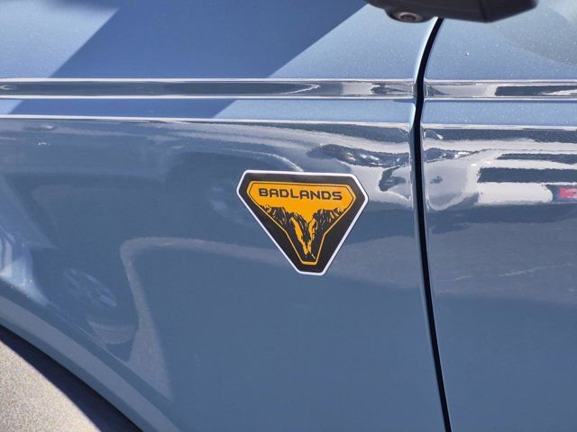 Used 2022 Ford Bronco Badlands image 9