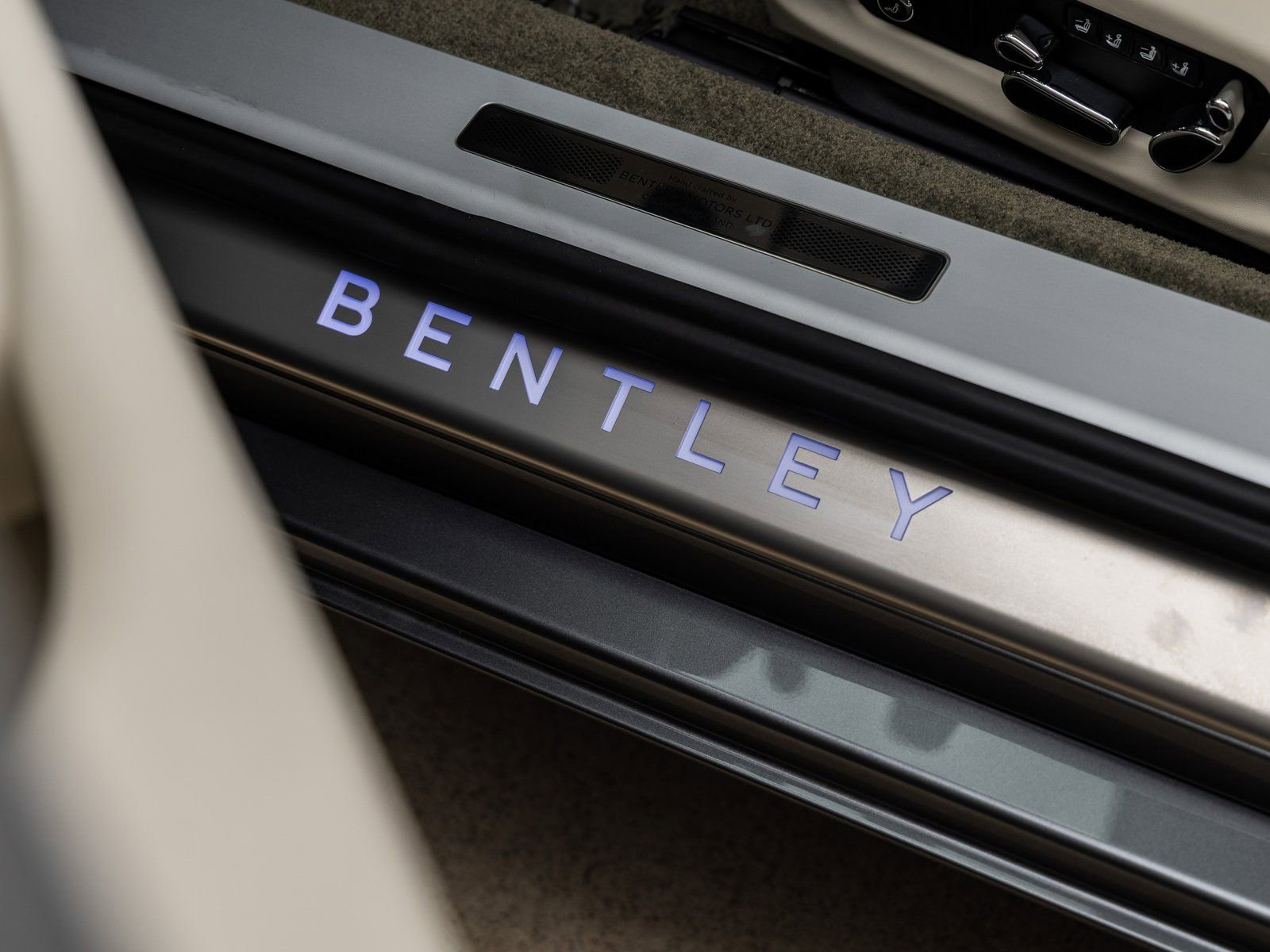 Used 2022 Bentley Continental GT image 23
