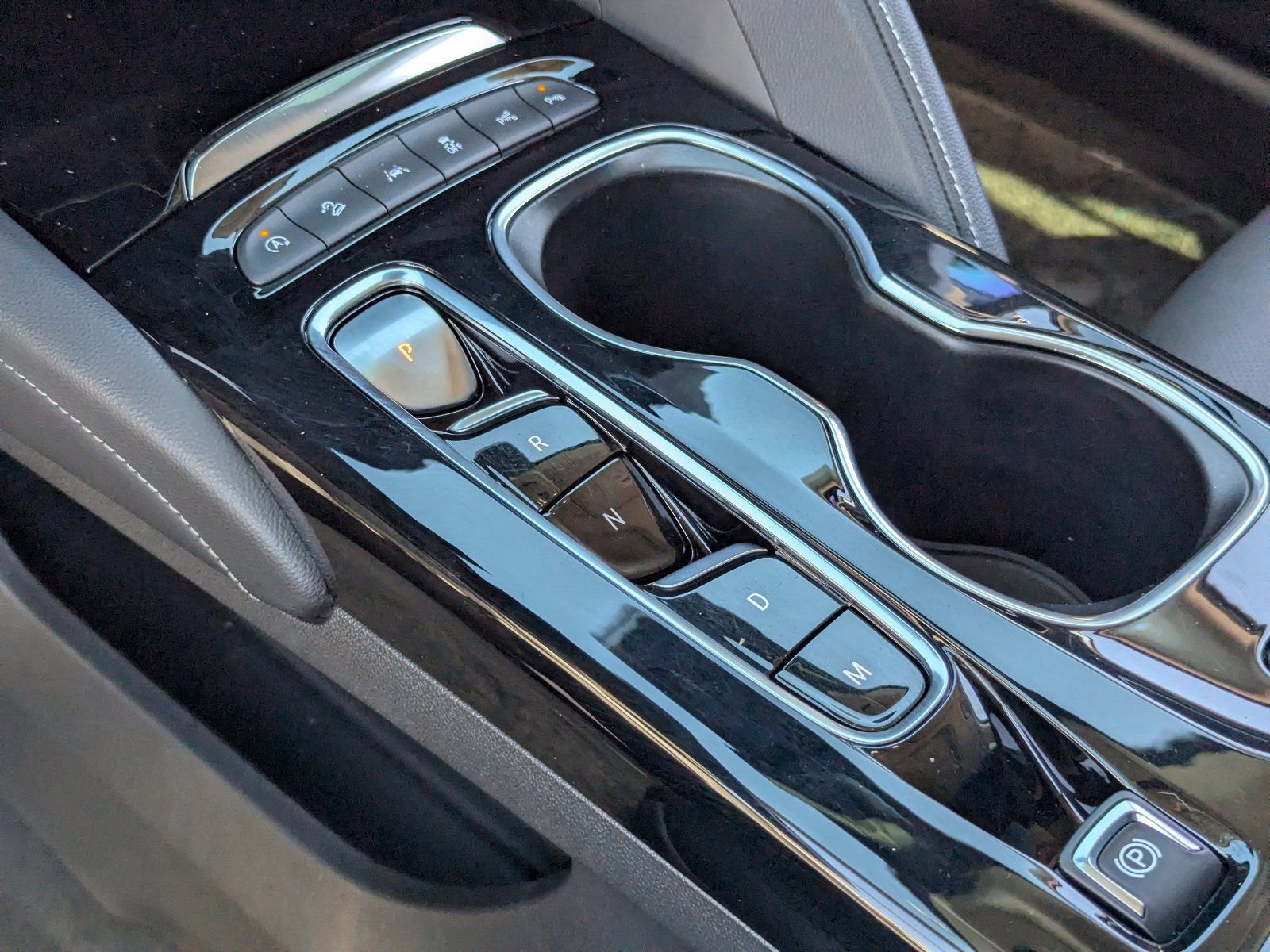 Used 2023 Buick Envision Avenir image 30